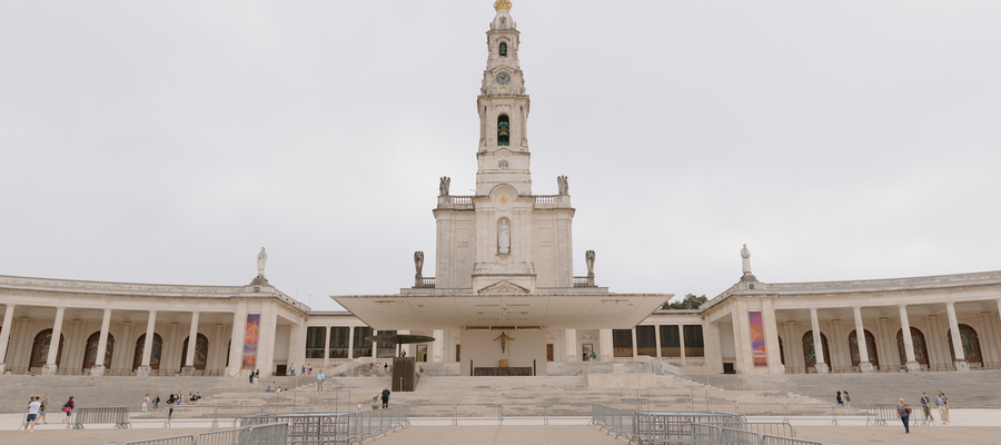 Front view of the Basilica of Our Lady of the Rosary at the Sanctuary of Fátima, Portugal.