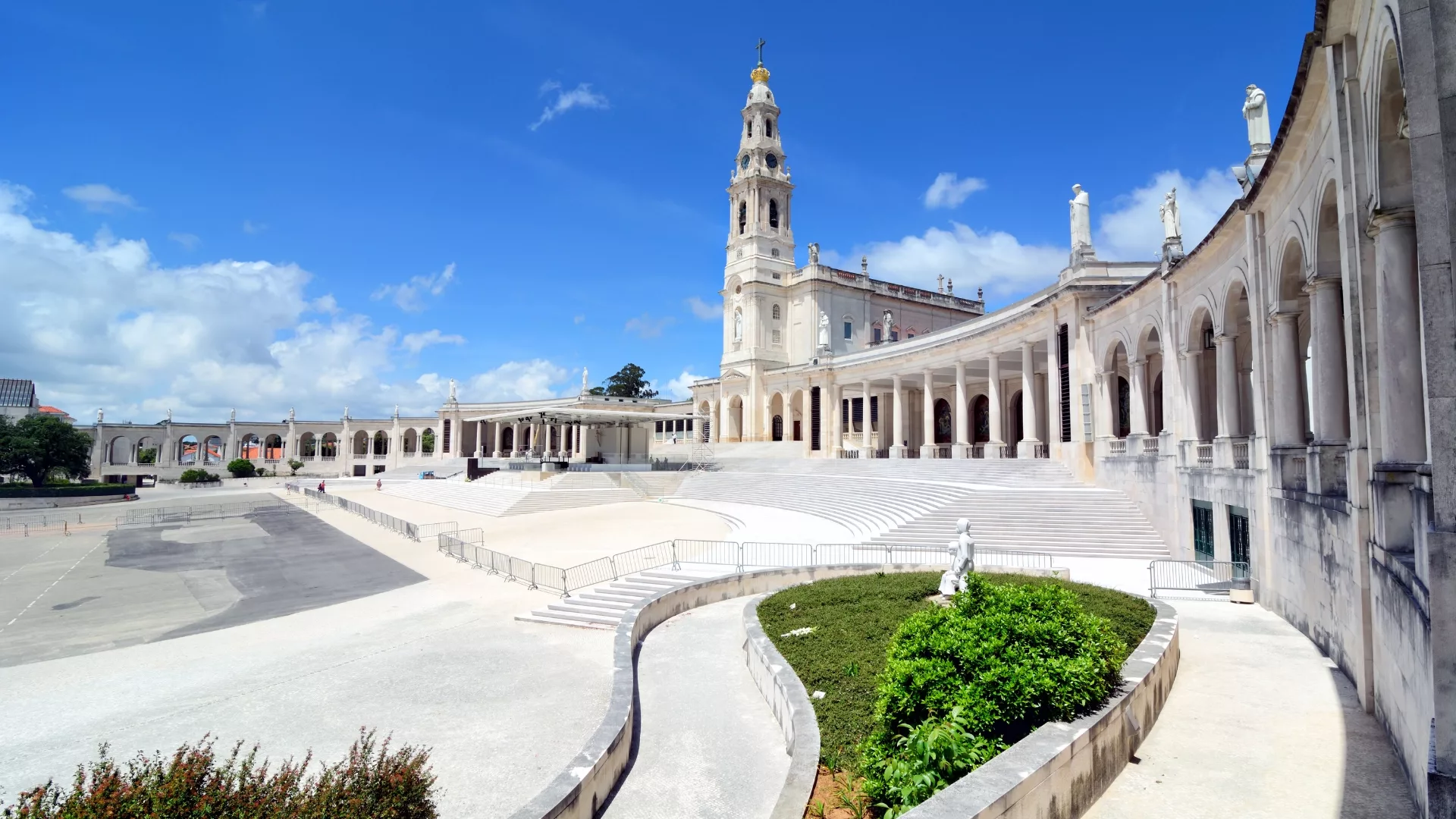 Panoramic view of the Sanctuary of Fátima with the Basilica of Our Lady of the Rosary, Portugal.