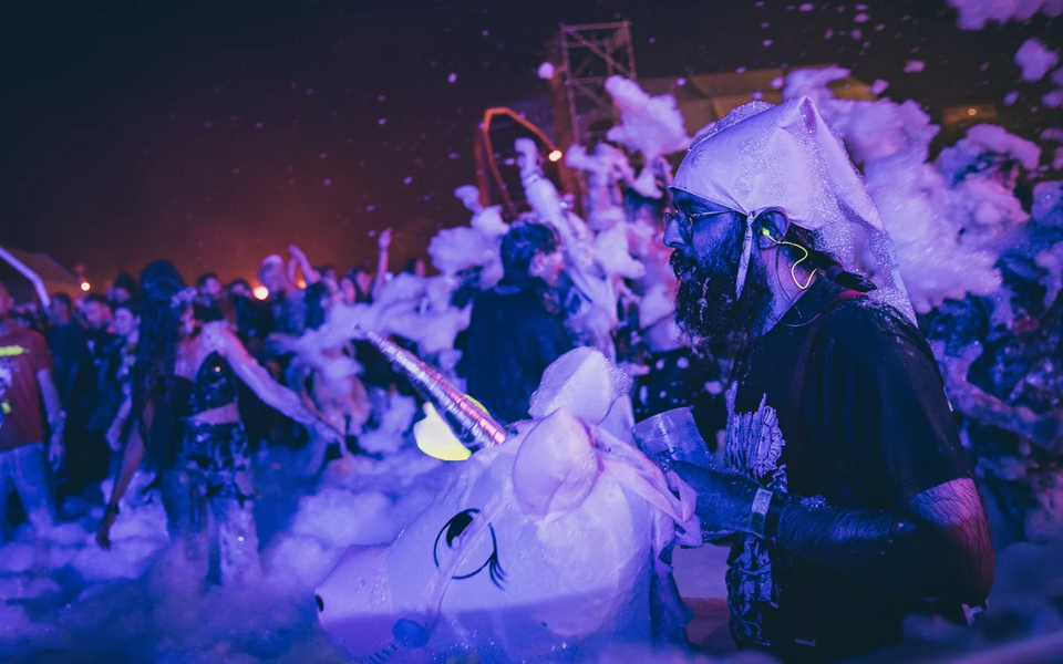 Fans enjoying a foam party at Vagos Metal Fest 2026 in Portugal during a night concert